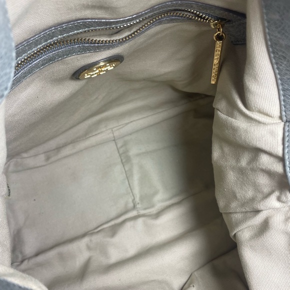 Tory Burch Grey & Metallic Leather Snap Shoulder Bag – Gold Hardware – Preowned - Picture 13 of 13